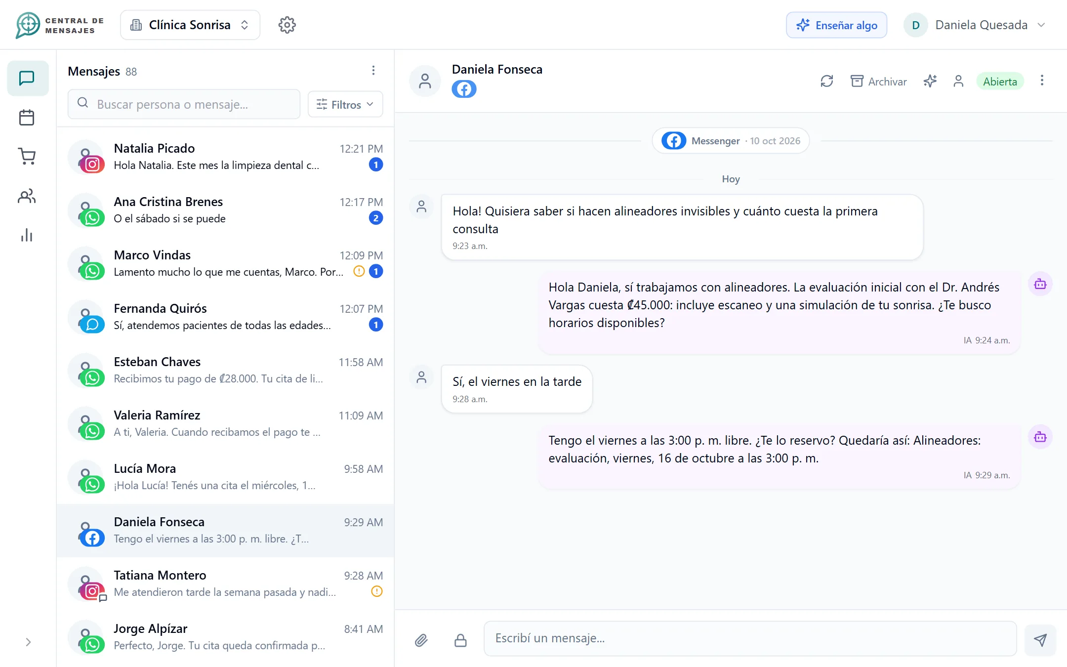 Bandeja unificada de Central de Mensajes con conversaciones de WhatsApp, Instagram y Facebook