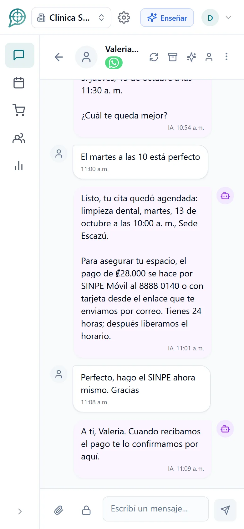Calendario de citas y conversación donde el asistente reserva un horario (móvil)
